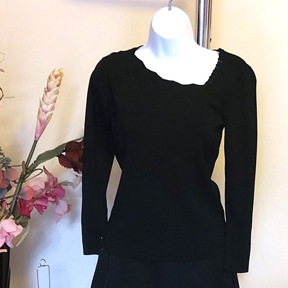 NWT Women’s Black Lightweight Long Sleeve Cardigan Pullover Sweater 6, 8, 10 - Picture 3 of 6